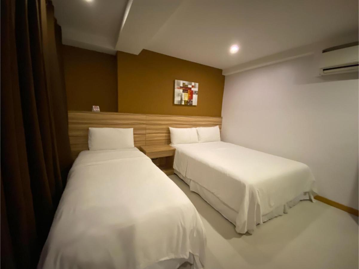 Capital O 820 Guijo Suites Makati マニラ市 エクステリア 写真