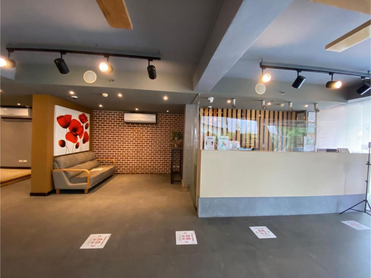 Capital O 820 Guijo Suites Makati マニラ市 エクステリア 写真