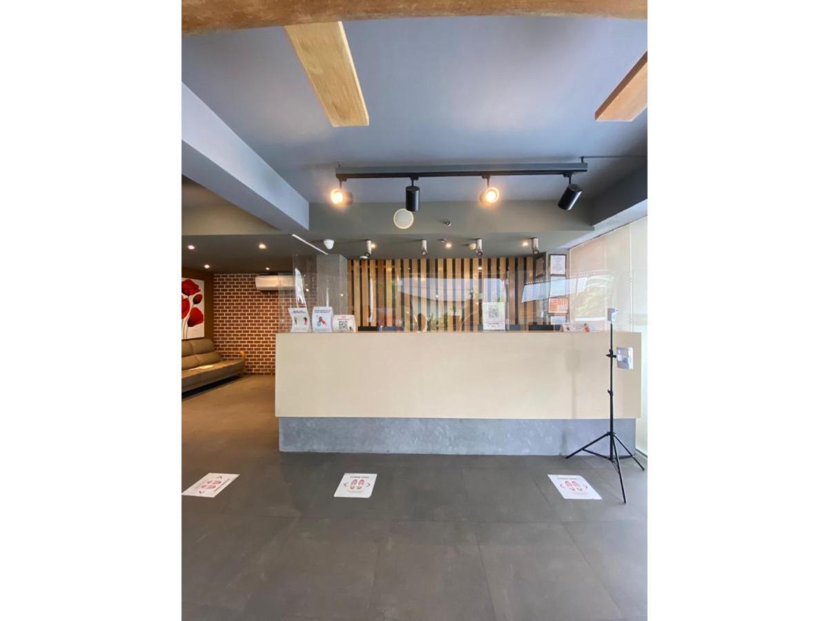 Capital O 820 Guijo Suites Makati マニラ市 エクステリア 写真